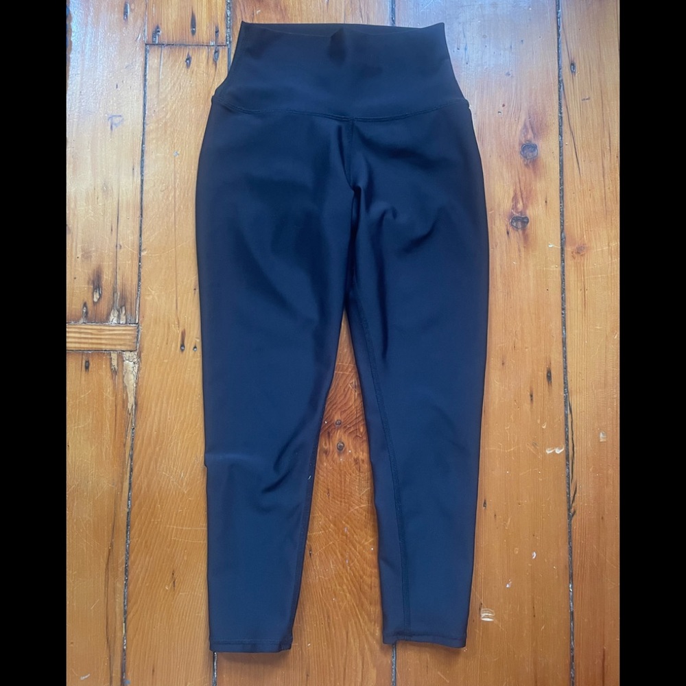 Shiny black alo yoga Capri leggings x-small